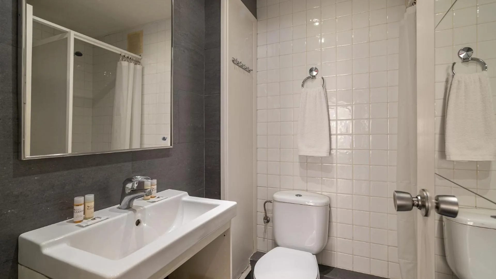 Stay U-Nique Apartment Creu Coberta Barcelona Spanien